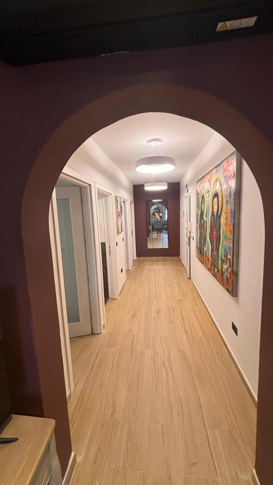 Apartment Heart, 3 *